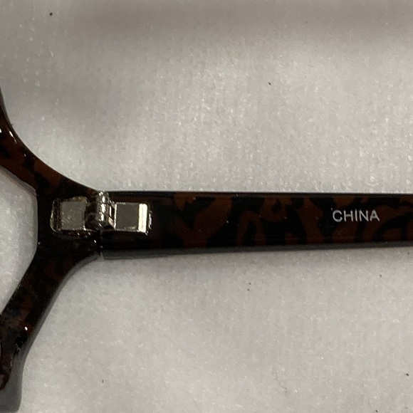 Tortoise Shell Tinted Plastic Sunglasses - Picture 6 of 11